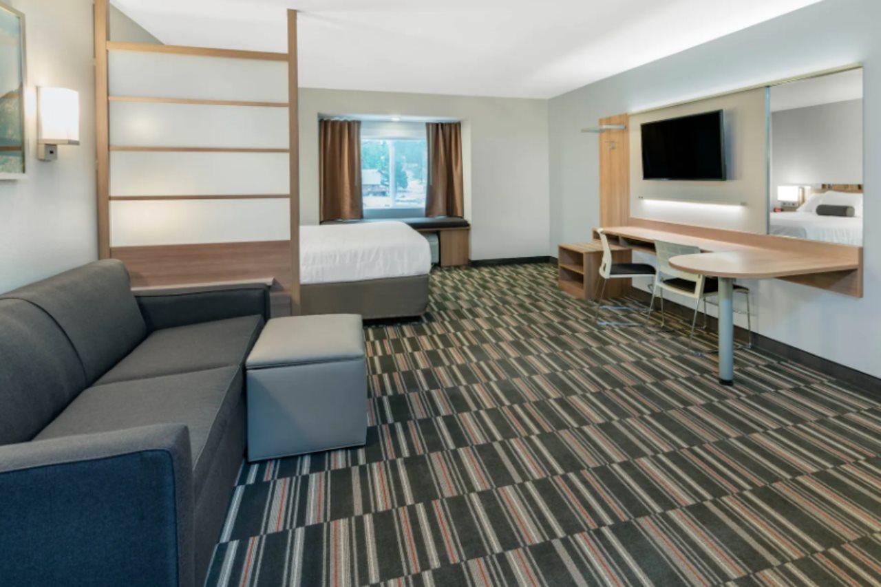 Microtel Inn & Suites By Wyndham Georgetown Lake エクステリア 写真