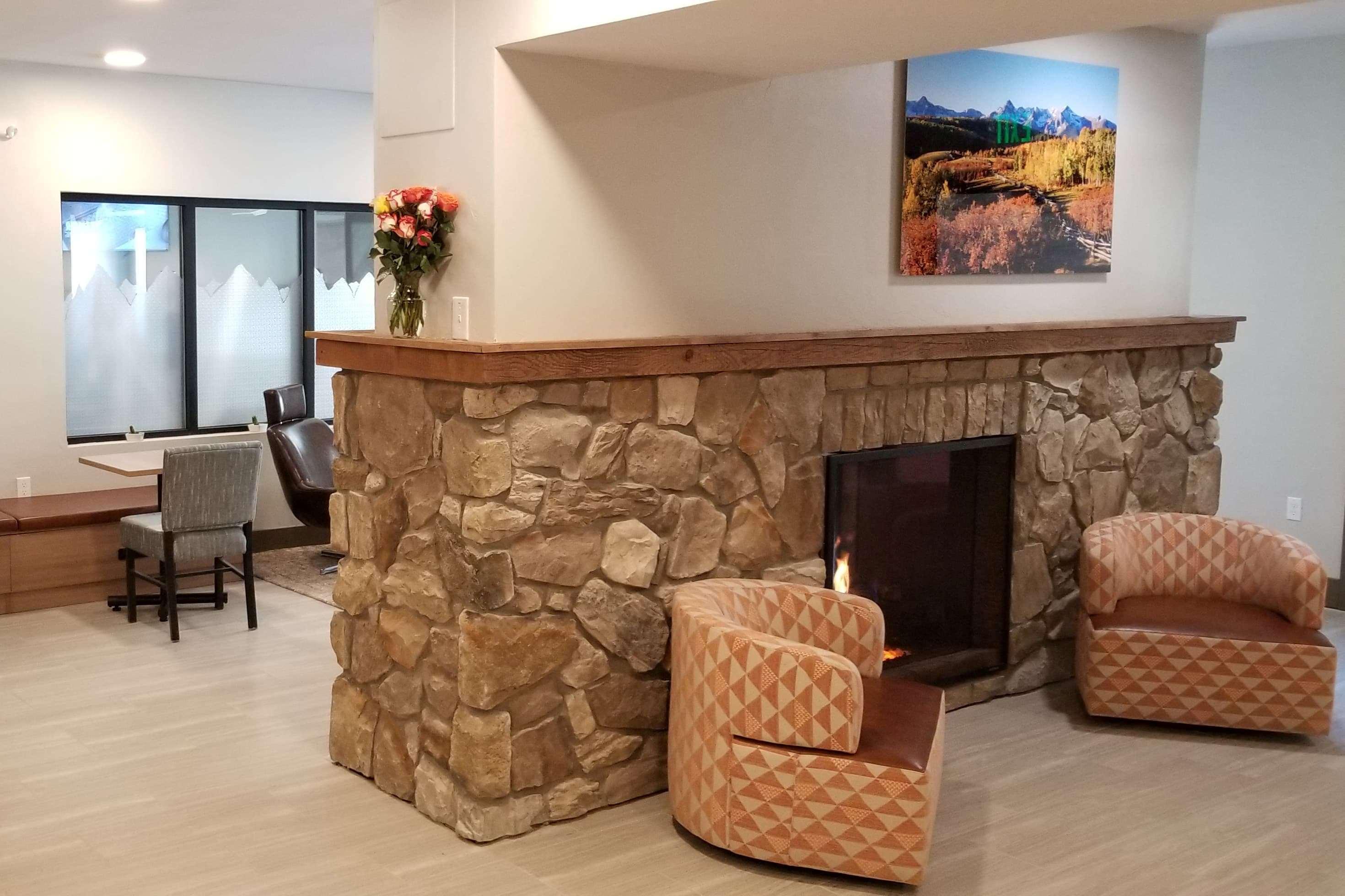 Microtel Inn & Suites By Wyndham Georgetown Lake エクステリア 写真