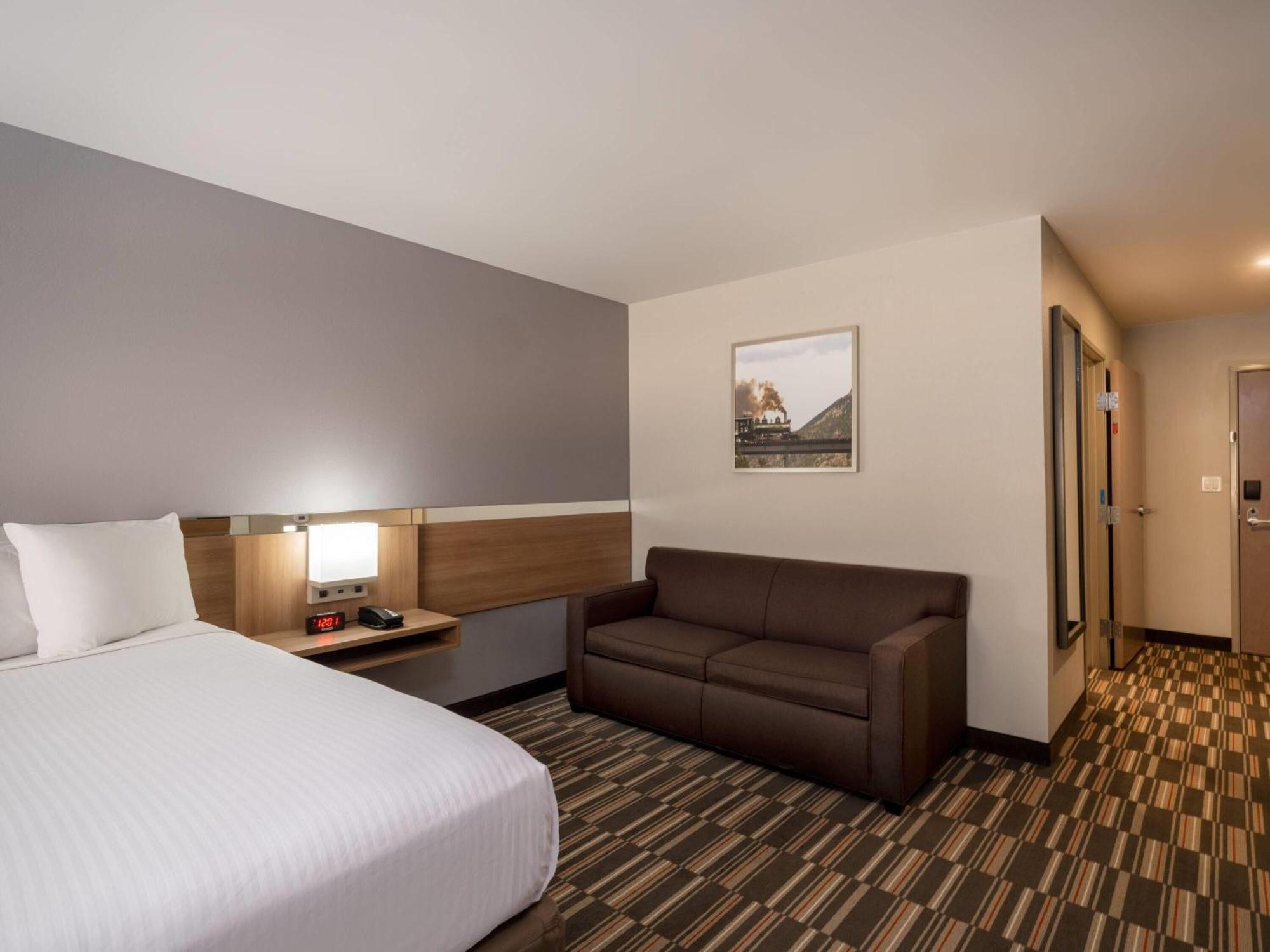 Microtel Inn & Suites By Wyndham Georgetown Lake エクステリア 写真