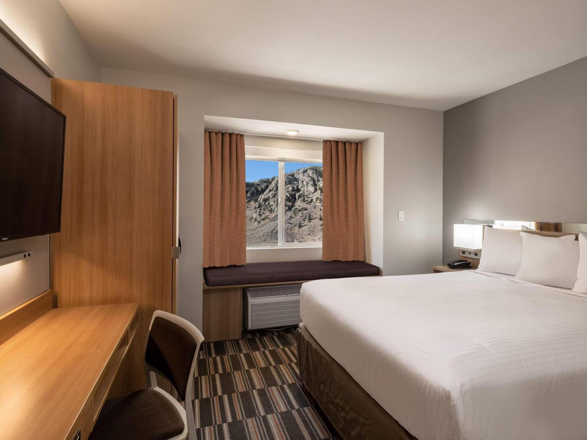 Microtel Inn & Suites By Wyndham Georgetown Lake エクステリア 写真