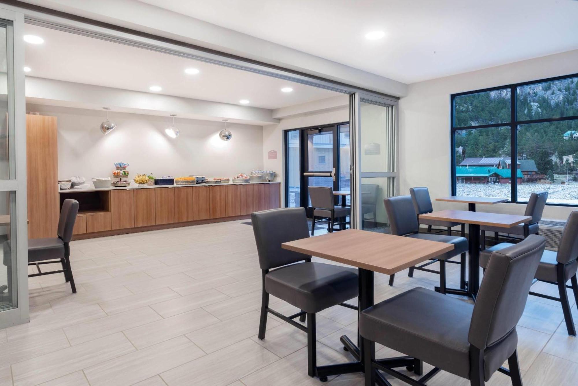 Microtel Inn & Suites By Wyndham Georgetown Lake エクステリア 写真
