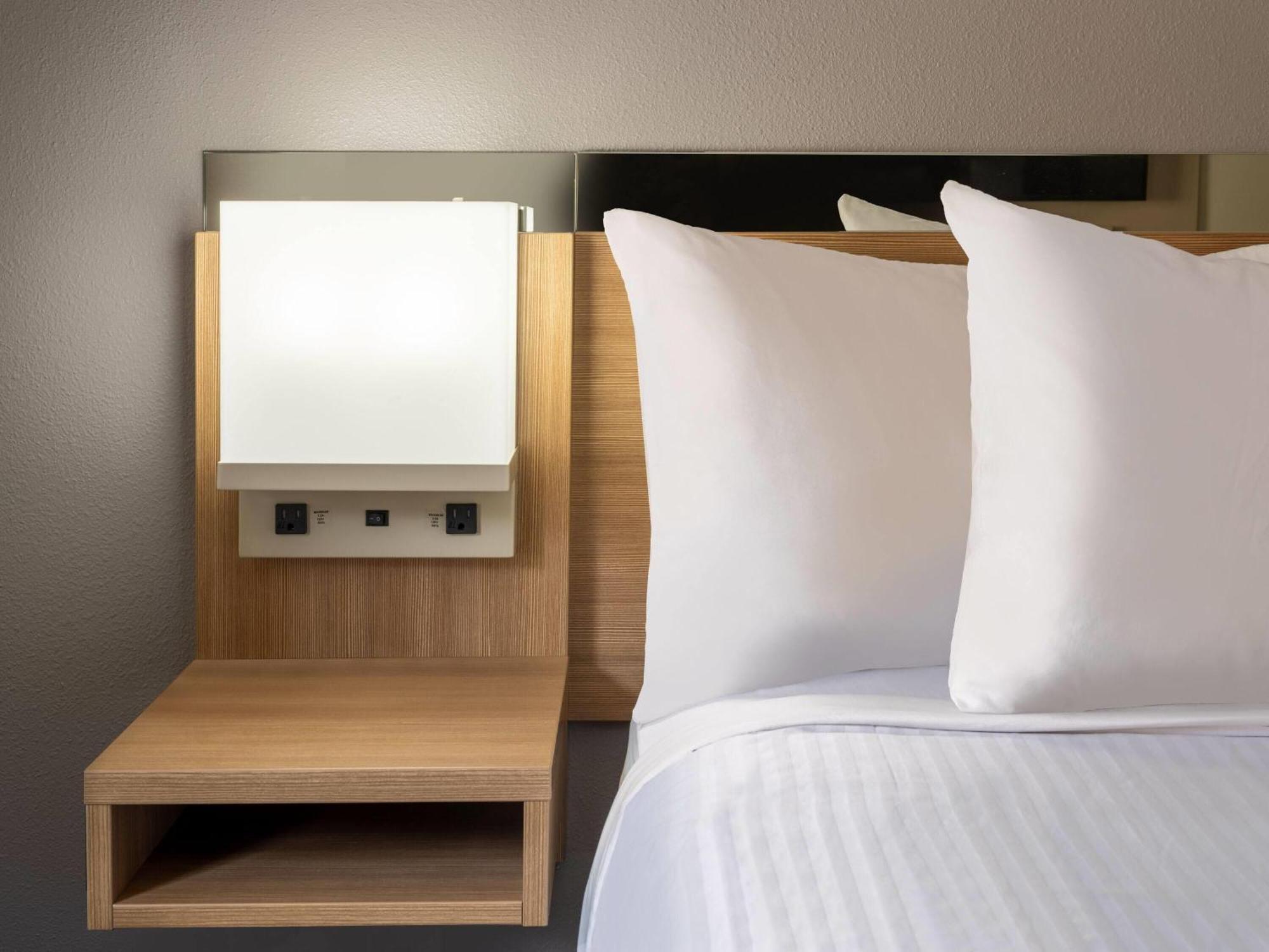 Microtel Inn & Suites By Wyndham Georgetown Lake エクステリア 写真