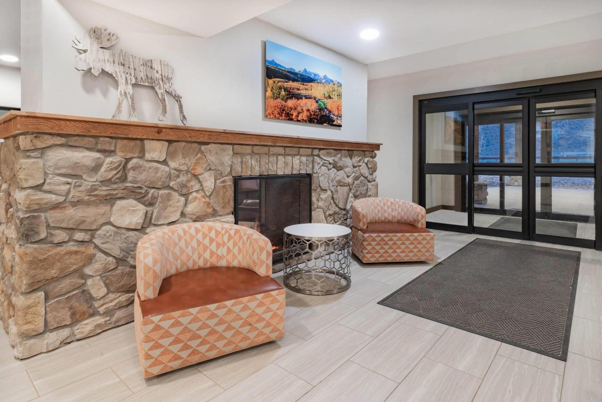 Microtel Inn & Suites By Wyndham Georgetown Lake エクステリア 写真